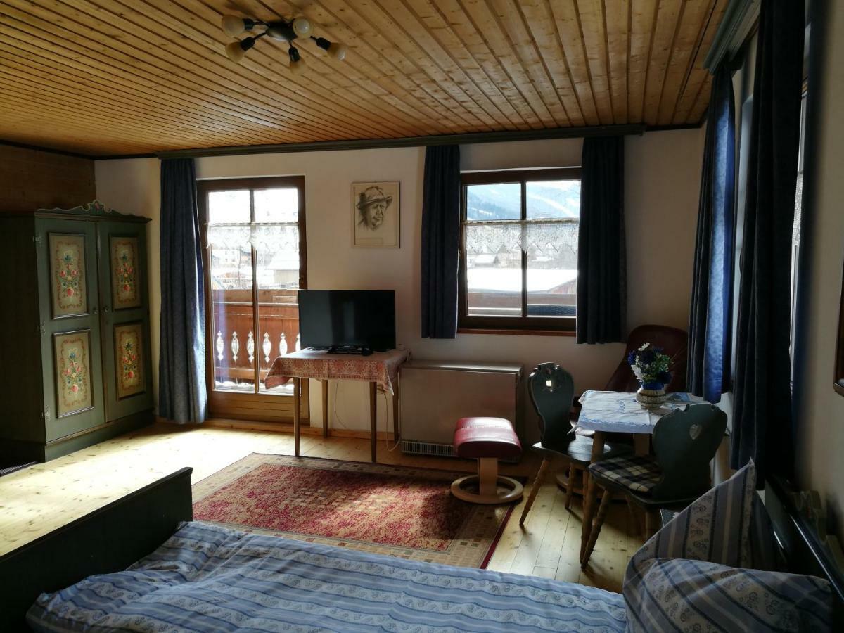 Landhaus Scherer Bed & Breakfast เราริส ภายนอก รูปภาพ